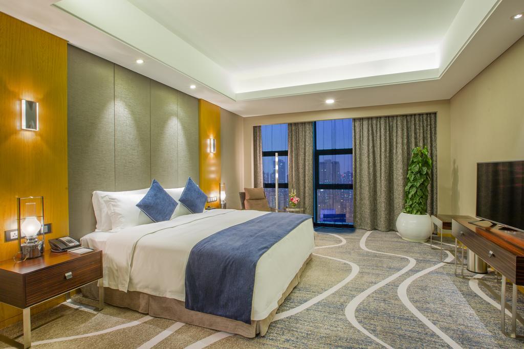 C Plaza Hotel Yuzhong Δωμάτιο φωτογραφία