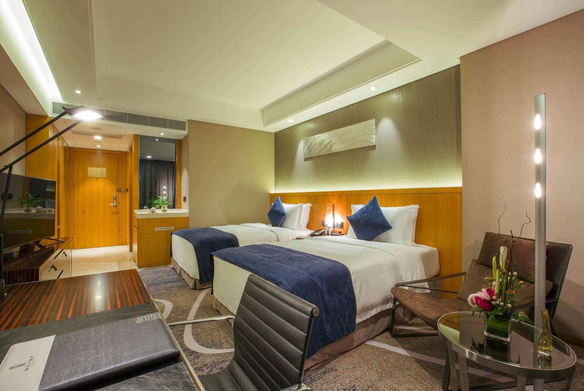 C Plaza Hotel Yuzhong Εξωτερικό φωτογραφία