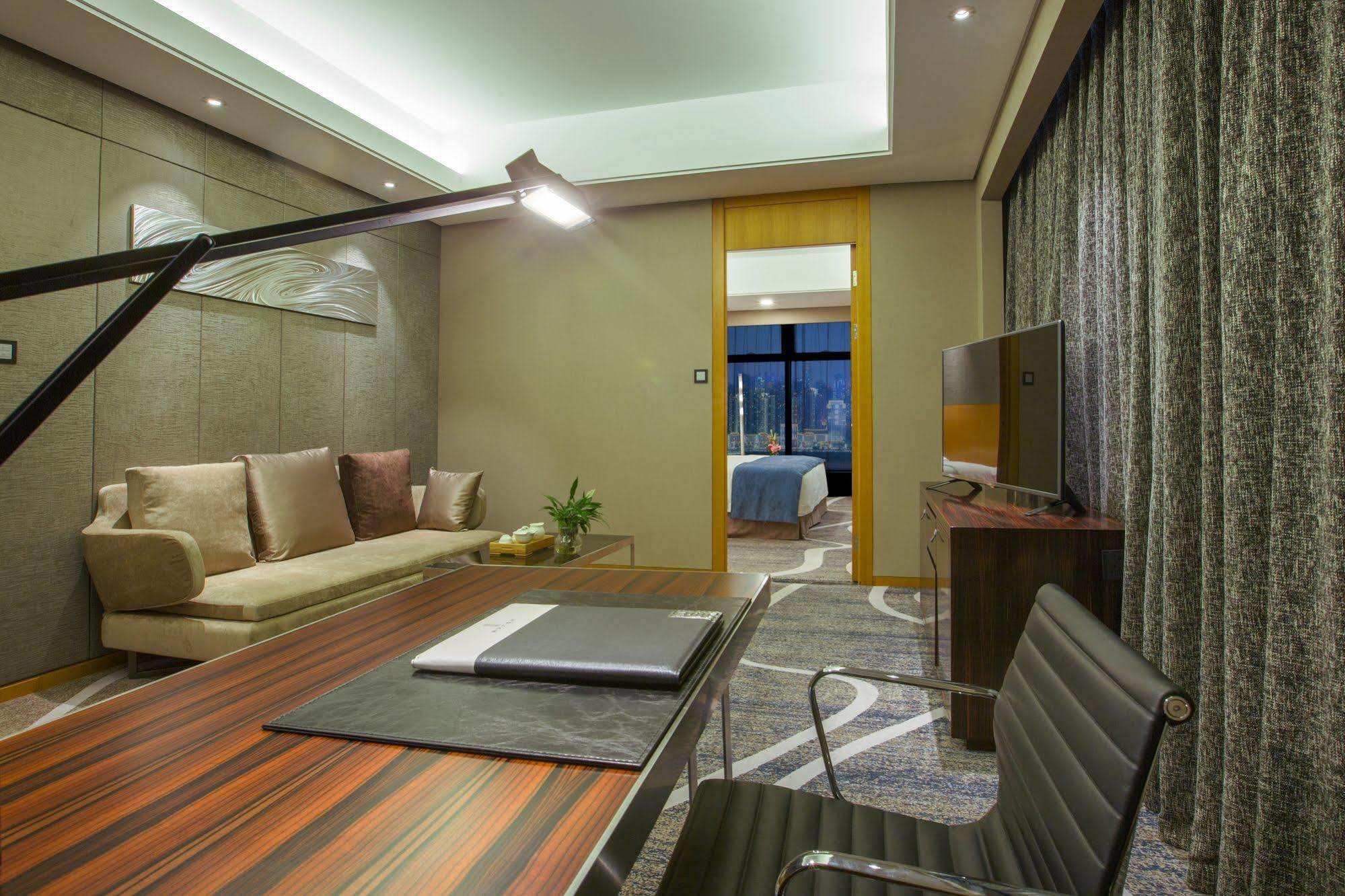 C Plaza Hotel Yuzhong Εξωτερικό φωτογραφία