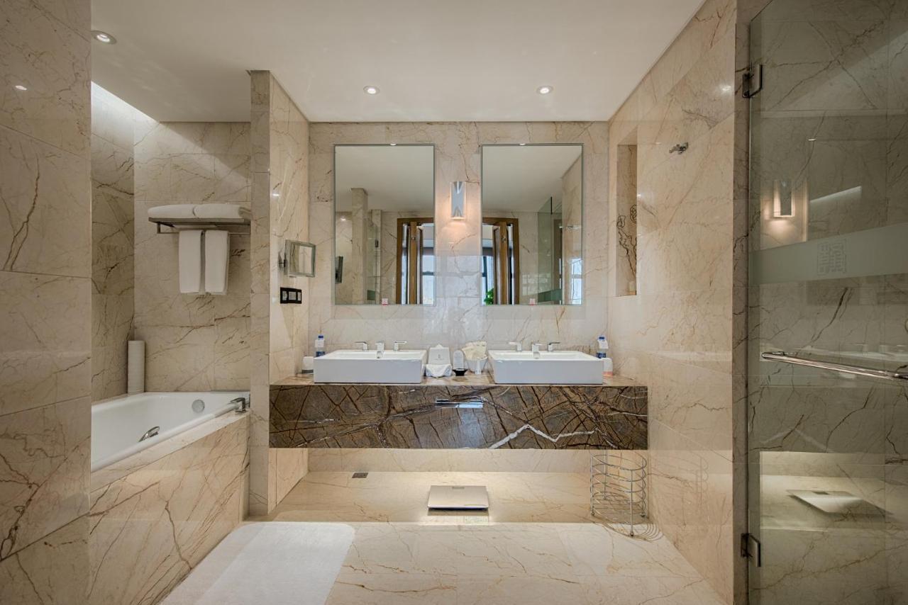 C Plaza Hotel Yuzhong Εξωτερικό φωτογραφία