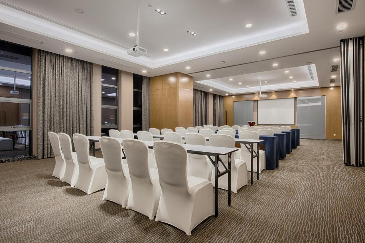 C Plaza Hotel Yuzhong Εξωτερικό φωτογραφία